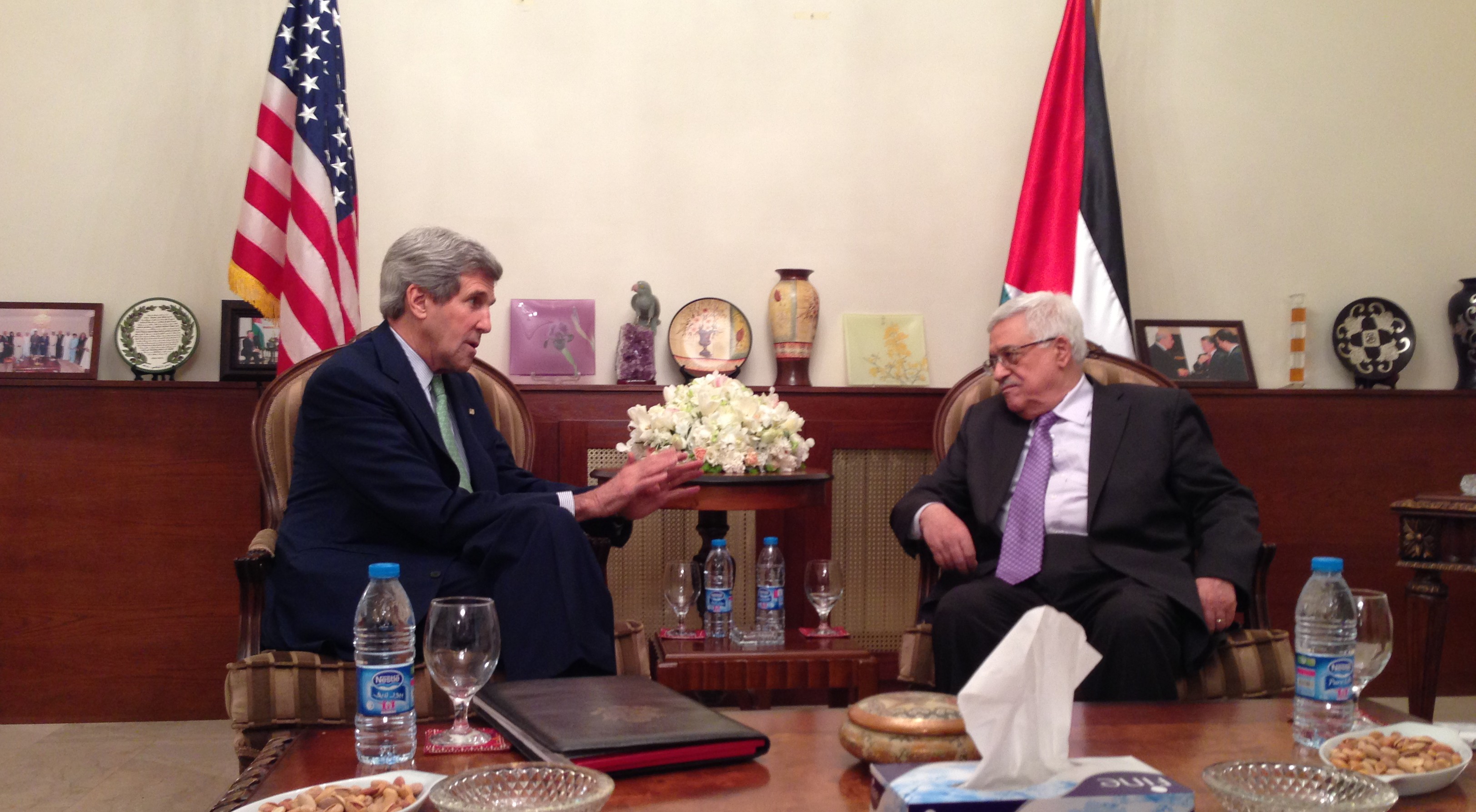 http://upload.wikimedia.org/wikipedia/commons/7/72/Secretary_Kerry_and_Palestinian_President_Abbas_Meet_in_Amman.jpg